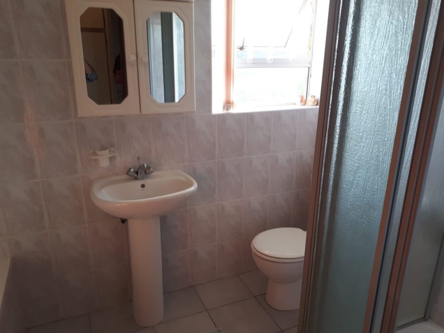 4 Bedroom Property for Sale in Menkenkop Western Cape